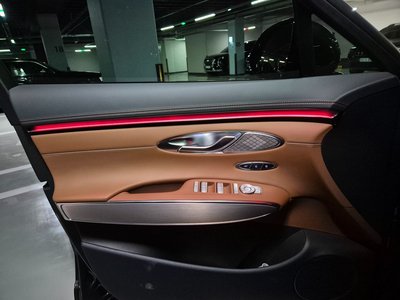 2025 Genesis GV70 thumbnail 18