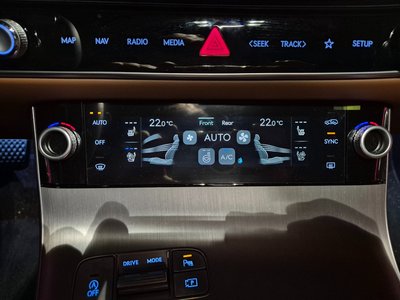 2025 Genesis GV70 thumbnail 17