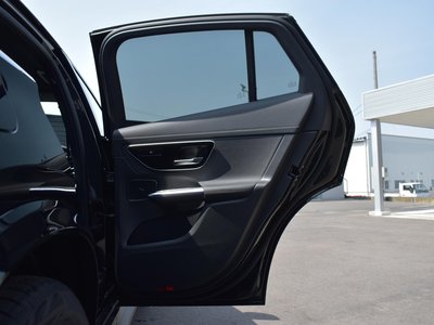 MERCEDES-BENZ GLC - 10