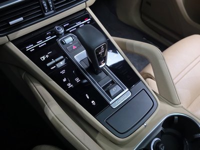 2019 Porsche CAYENNE photo 9