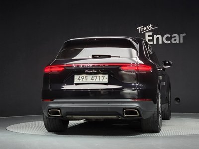 2019 Porsche CAYENNE photo 3