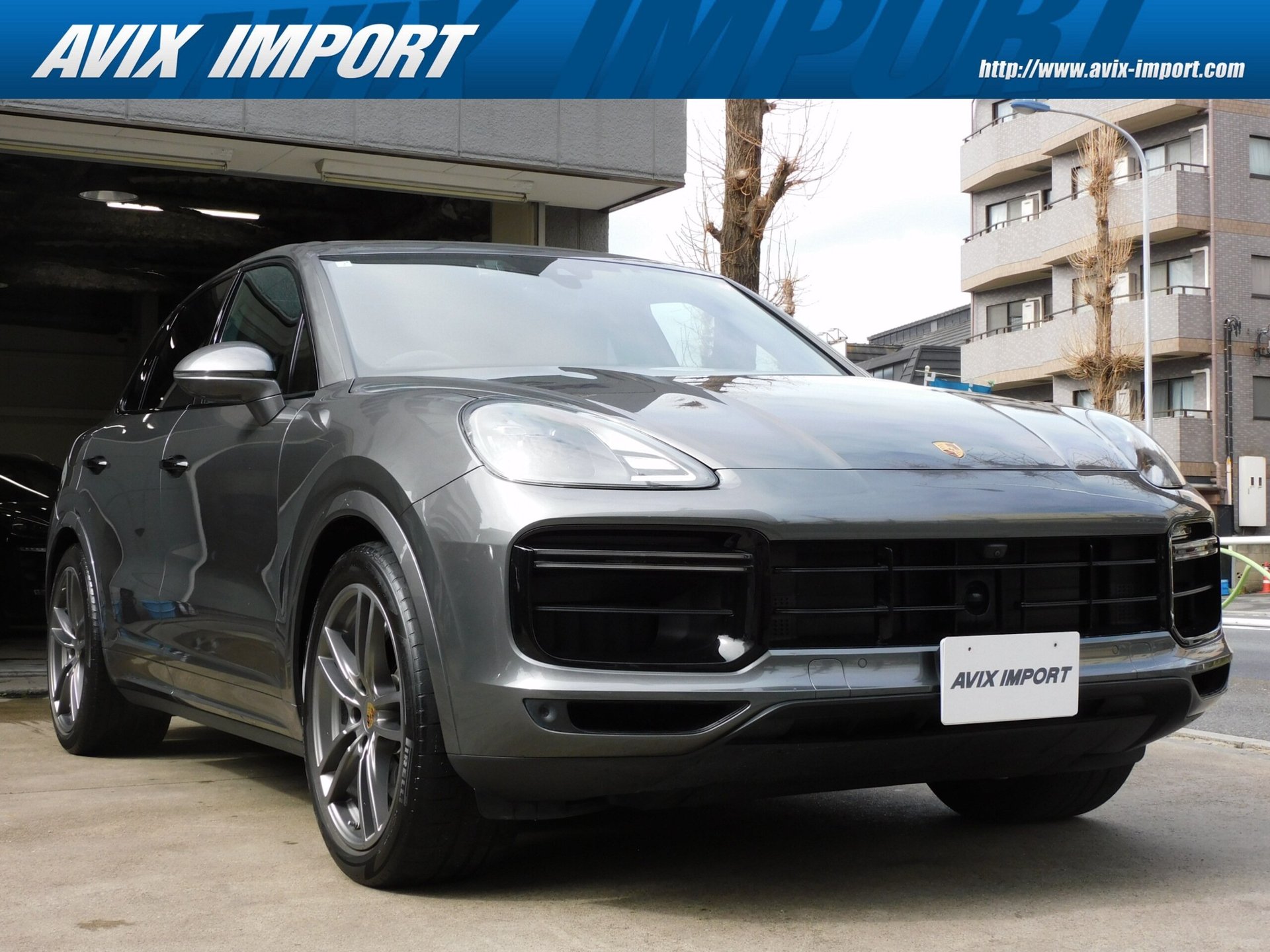 PORSCHE CAYENNE - View 1