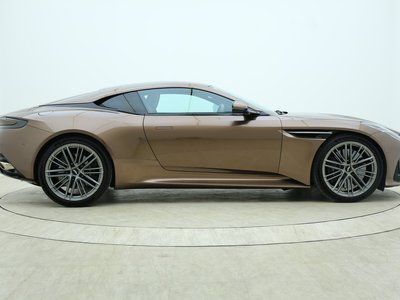 ASTON MARTIN DB12 - 4