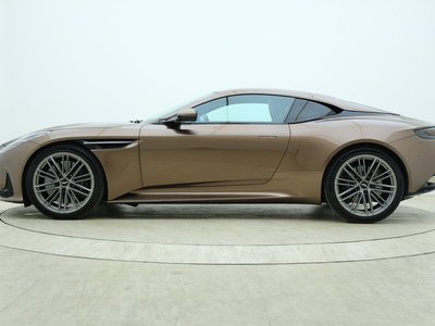 ASTON MARTIN DB12 - 8