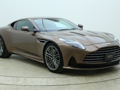 ASTON MARTIN DB12 - 3