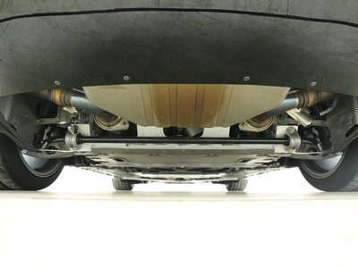 ASTON MARTIN DB12 - 9