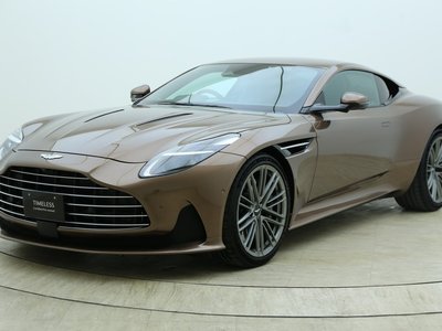 ASTON MARTIN DB12 - 1