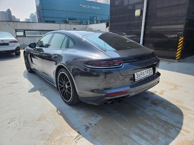 صورة 9 لـ 2020 Porsche PANAMERA