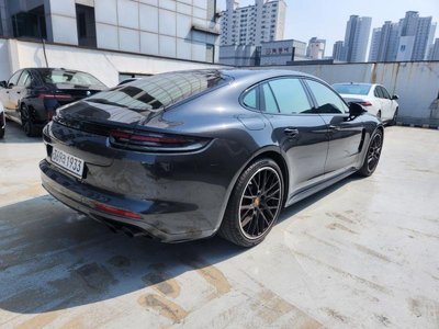 2020 Porsche PANAMERA thumbnail 11