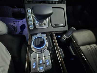 2020 Genesis G90 缩略图 11