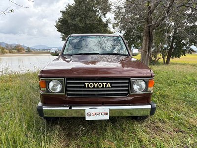 TOYOTA LAND CRUISER 100 - 8