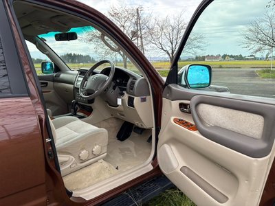 TOYOTA LAND CRUISER 100 - 10