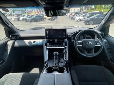 صورة مصغرة 42 لـ 2023 Toyota LAND CRUISER 300