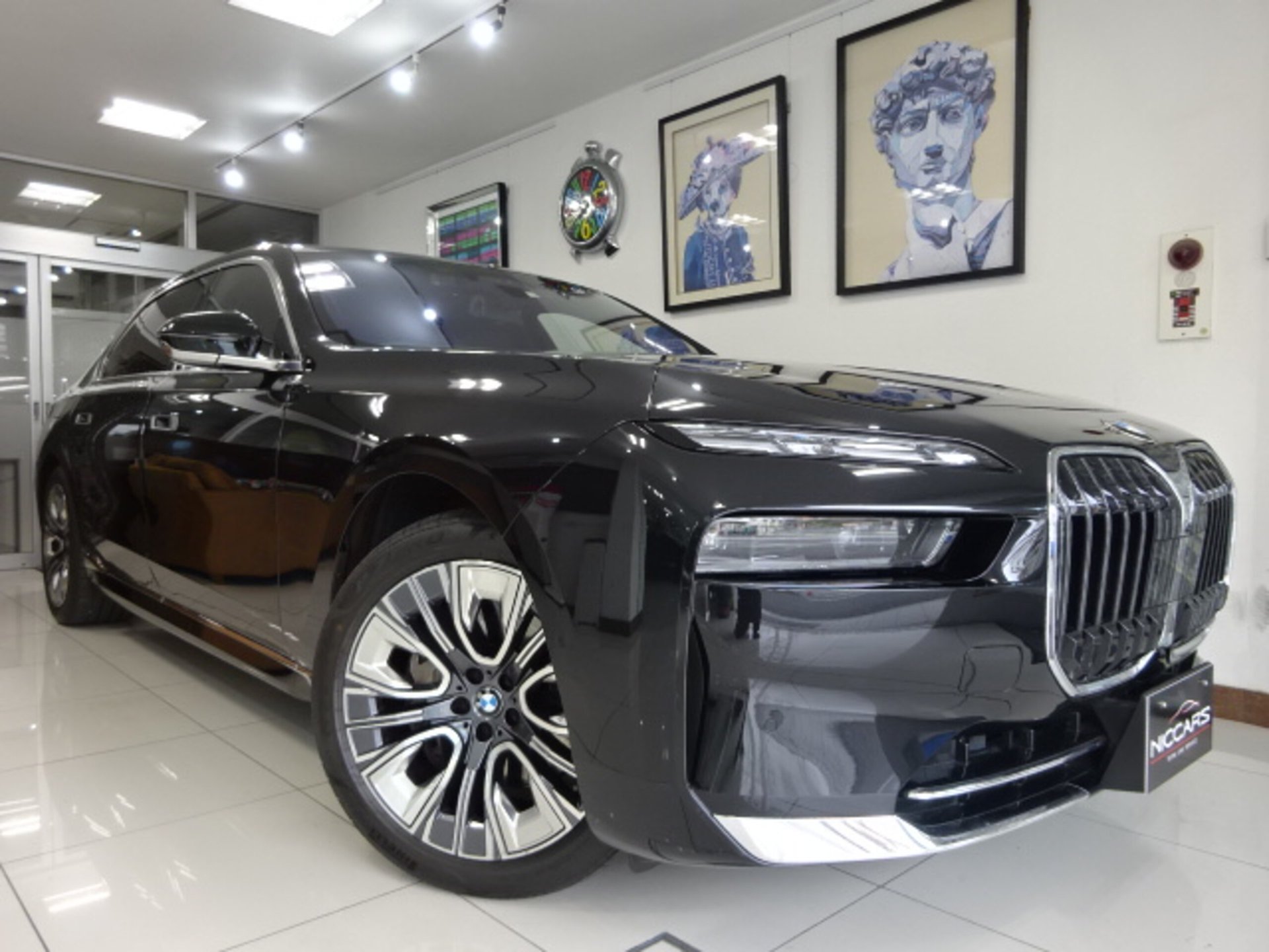 BMW 7 SERIES - View 1