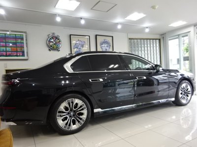 BMW 7 SERIES - 8