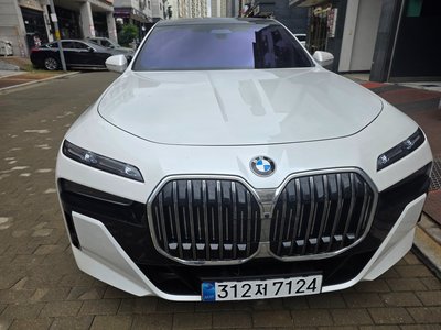 2025 BMW 7 SERIES — фото 2