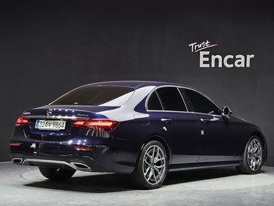 MERCEDES-BENZ E-CLASS - 3