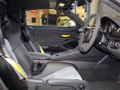 2025 Porsche 718 SPYDER — миниатюра 14