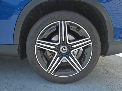 2025 Mercedes-BENZ GLC — миниатюра 37
