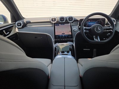 2025 Mercedes-BENZ GLC — миниатюра 32