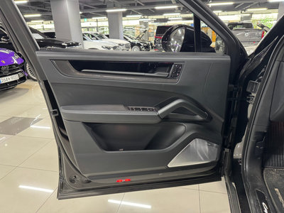 PORSCHE CAYENNE - 7