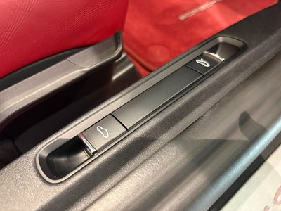 2018 Porsche 718 thumbnail 47