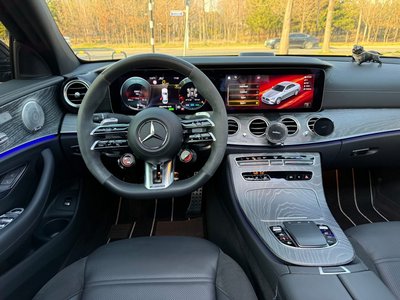 MERCEDES-BENZ E-CLASS - 9