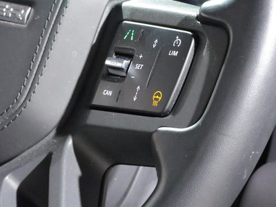 LAND ROVER DEFENDER - 7