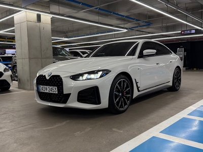 2026 BMW 4 SERIES photo 1