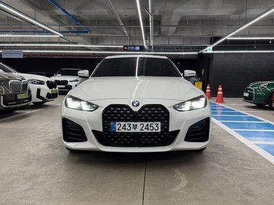 2026 BMW 4 SERIES photo 2