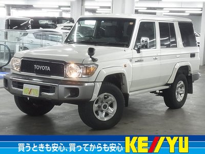 TOYOTA LAND CRUISER 70 - 1