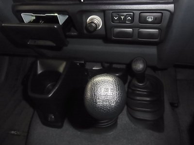 TOYOTA LAND CRUISER 70 - 4