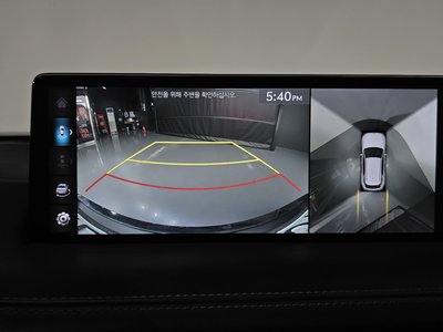 2021 Genesis GV70 thumbnail 14
