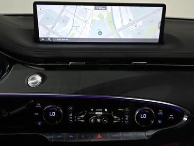 2021 Genesis GV70 thumbnail 12