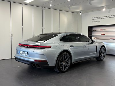 PORSCHE PANAMERA - 5