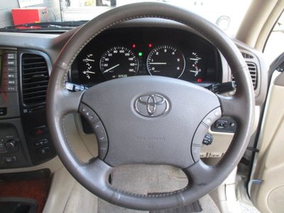 TOYOTA LAND CRUISER 100 - 10