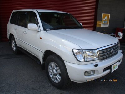 TOYOTA LAND CRUISER 100 - 3