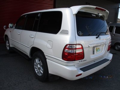 TOYOTA LAND CRUISER 100 - 6