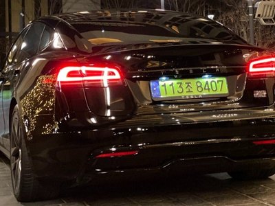 2024 Tesla MODEL S photo 2