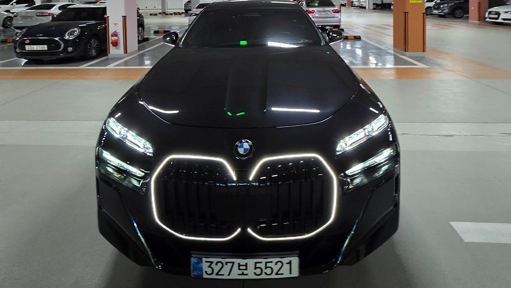 BMW 7 SERIES - View 1