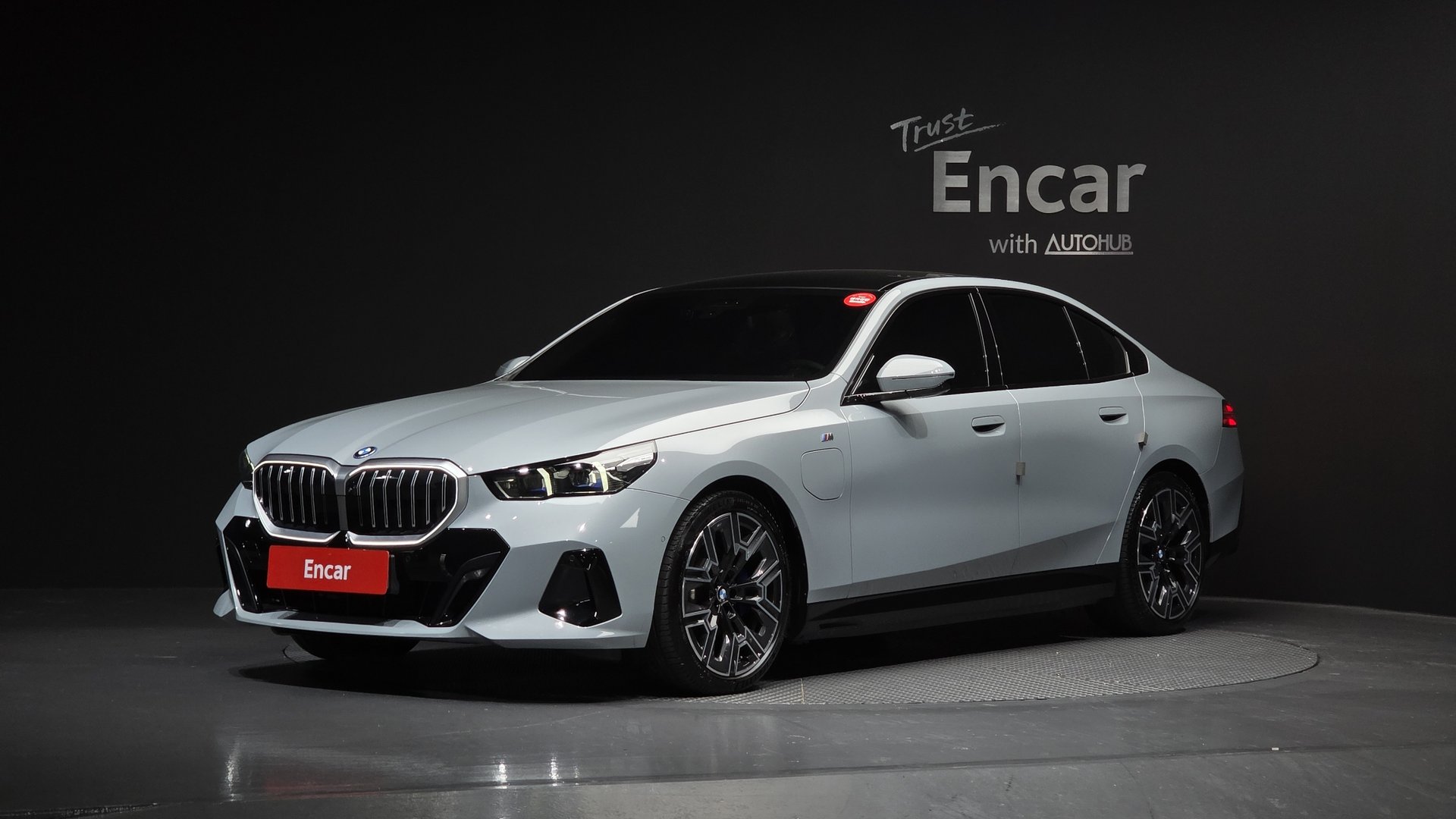 BMW 5 SERIES - View 1