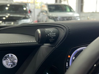 2018 Lexus LS — миниатюра 25
