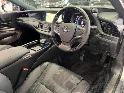2018 Lexus LS — миниатюра 35