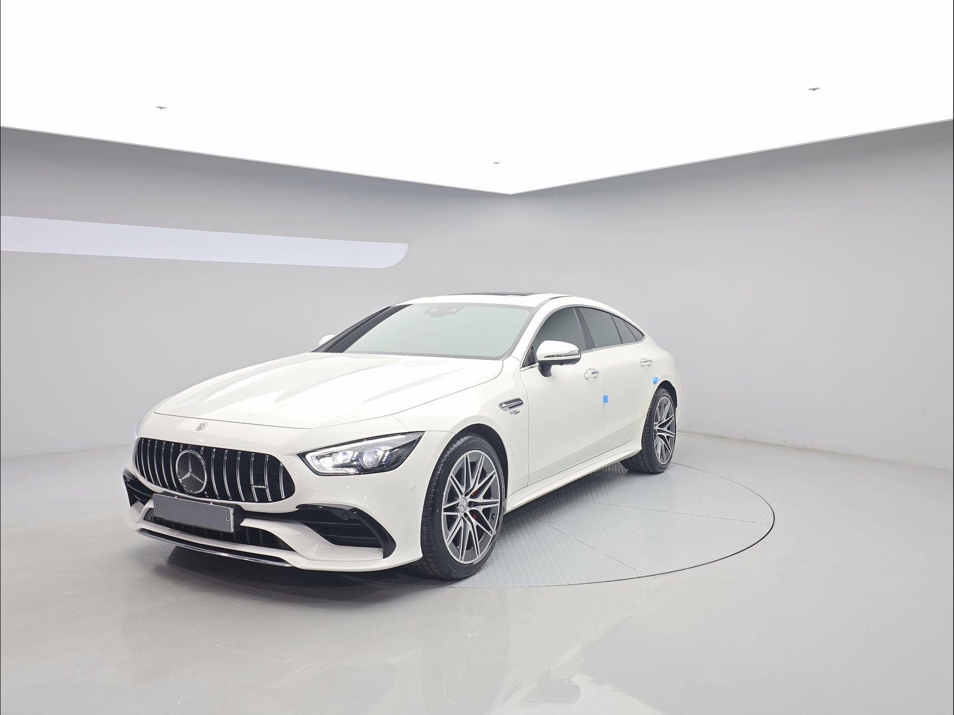 MERCEDES-BENZ GT AMG - View 1