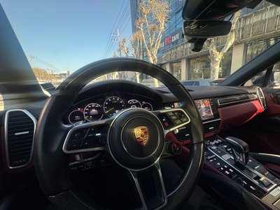 PORSCHE CAYENNE - 10