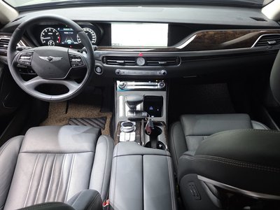 2019 Genesis G90 photo 5