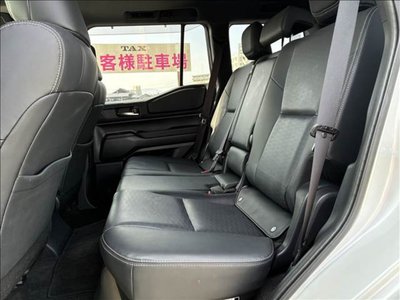 TOYOTA LAND CRUISER 250 - 7