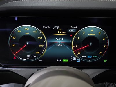 MERCEDES-BENZ CLS - 8