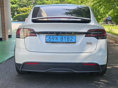 2023 Tesla MODEL X photo 3