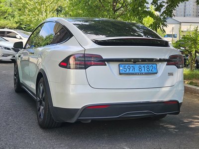 2023 Tesla MODEL X photo 7